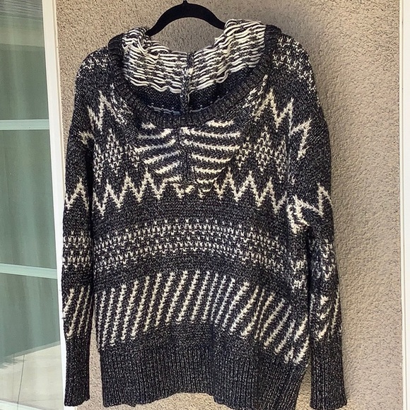 Victoria’s Secret Hoodie Sweater With Pockets - Picture 3 of 10